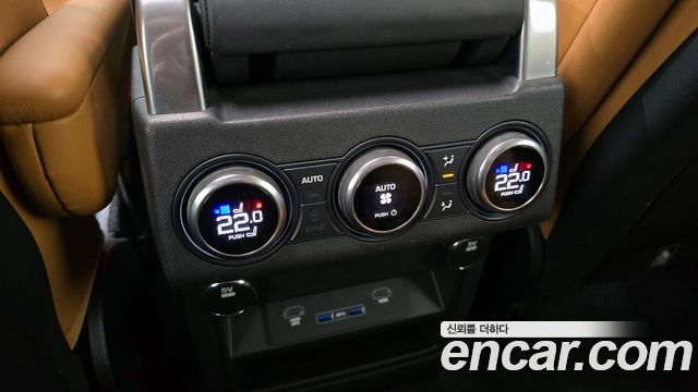 Land Rover Discovery 5 3.0 TD6 HSE Luxury 2017 — фото 17