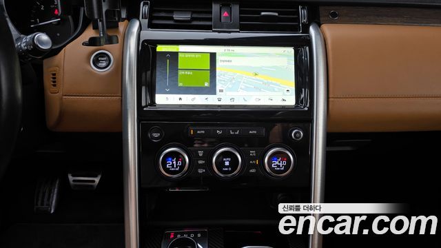 Land Rover Discovery 5 3.0 TD6 HSE Luxury 2017 — фото 19