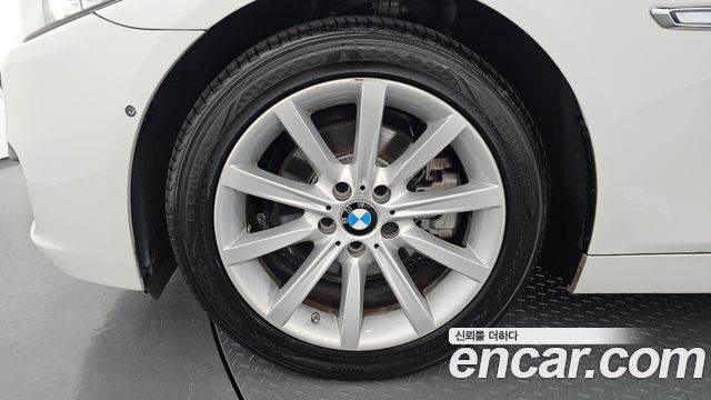 BMW 5 Series (F10) 528i 2015 — фото 5