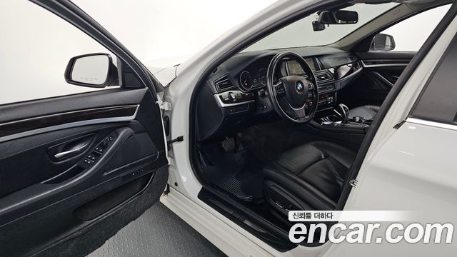 BMW 5 Series (F10) 528i 2015 — фото 10
