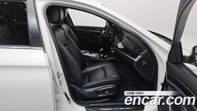 BMW 5 Series (F10) 528i 2015 — фото 11