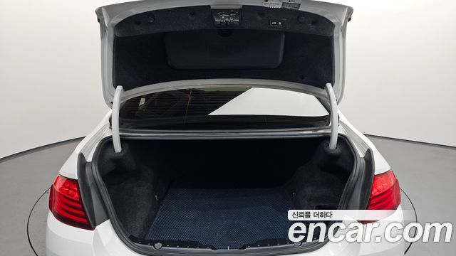 BMW 5 Series (F10) 528i 2015 — фото 20