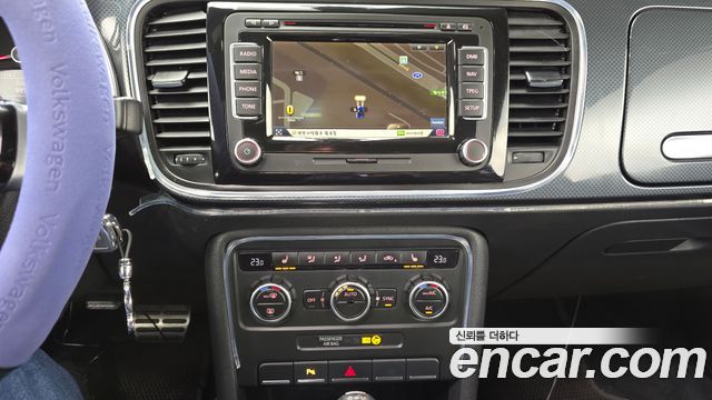 Volkswagen Beetle 2.0 TDI Premium 3rd 2013 — фото 18