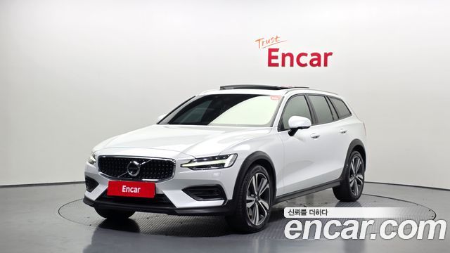 Volvo V60 Cross Country (II) T5 Pro AWD