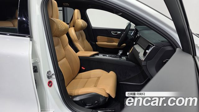 Volvo V60 Cross Country (II) T5 Pro AWD 2020 — фото 11