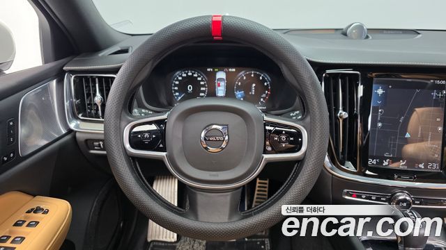 Volvo V60 Cross Country (II) T5 Pro AWD 2020 — фото 13
