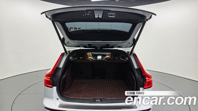 Volvo V60 Cross Country (II) T5 Pro AWD 2020 — фото 20
