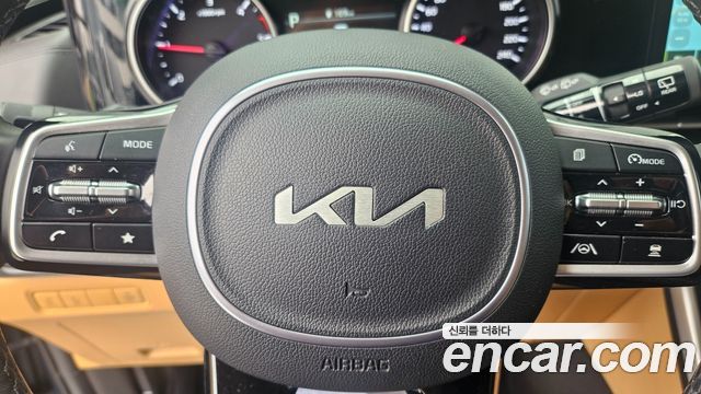 Kia Carnival (IV) Diesel 9-Seater Prestige 2023 — фото 17