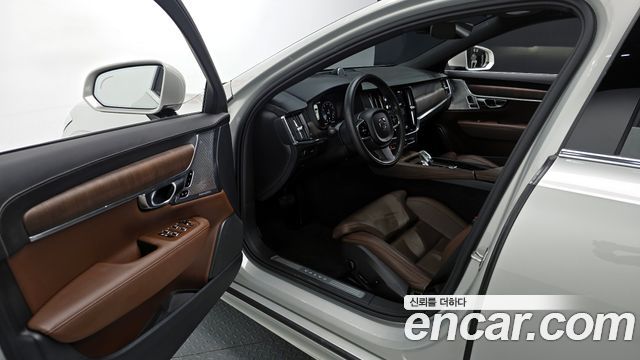 Volvo S90 B6 AWD Inscription 2021 — фото 15