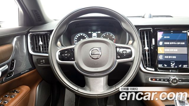 Volvo S90 B6 AWD Inscription 2021 — фото 17