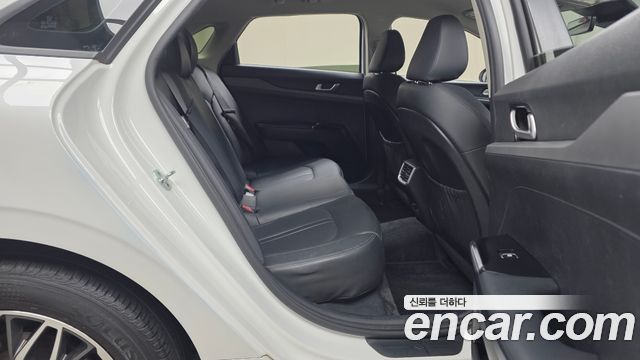 Kia K5 (III) 2.0 Prestige 2021 — фото 12