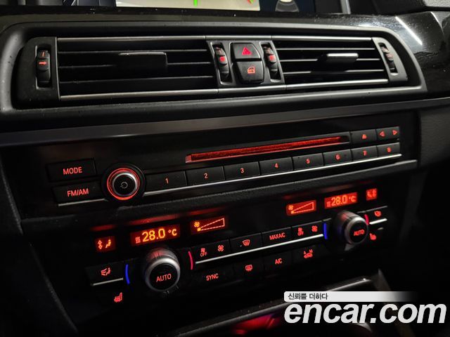 BMW 5 Series (F10) 528i 2015 — фото 15