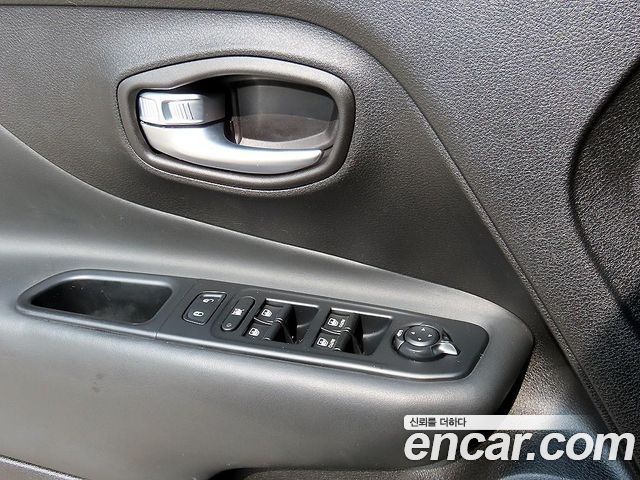 Jeep Renegade 2.0 Diesel Longitude AWD 2017 — фото 15