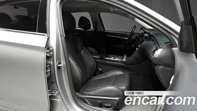 Genesis G70 Gasoline 2.0T 4WD 2021 — фото 10