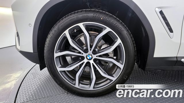 BMW X4 (G02) xDrive20i xLine 2025 — фото 5