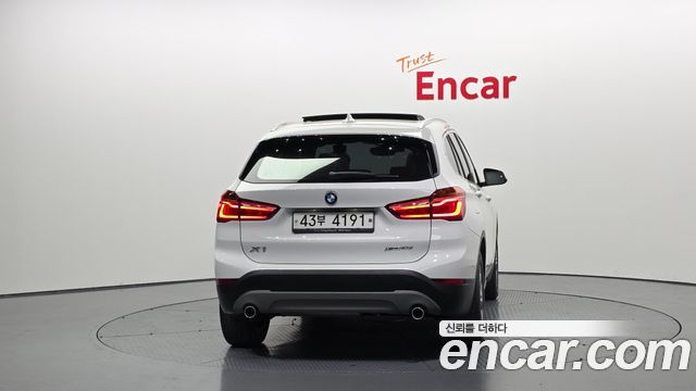 BMW X1 (F48) xDrive 18d Premium 2018 — фото 4
