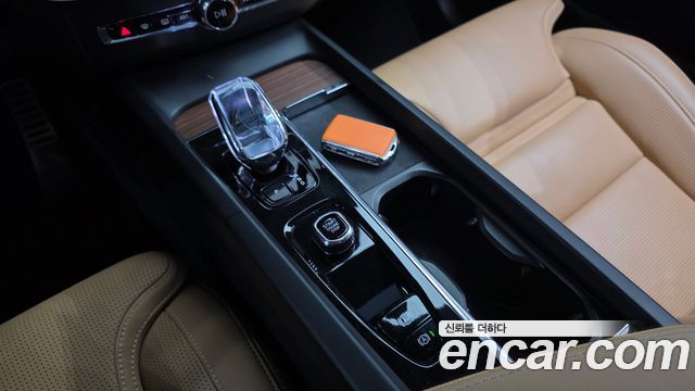 Volvo XC60 (II) B6 Ultimate Bright 2024 — фото 9