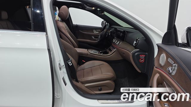 Mercedes-Benz E-Class (W213) E220d 4MATIC Exclusive 2022 — фото 11