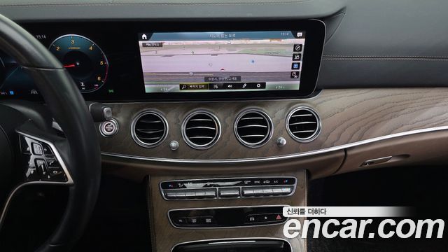 Mercedes-Benz E-Class (W213) E220d 4MATIC Exclusive 2022 — фото 14