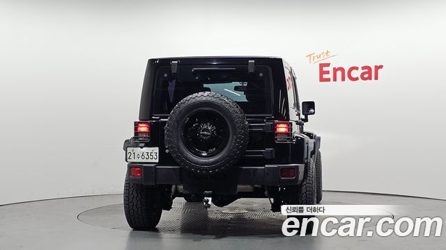 Jeep Wrangler (JK) 3.6 Sahara 4Door 2017 — фото 4