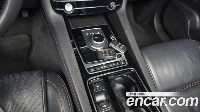 Jaguar F-PACE 20d Prestige 2018 — фото 9