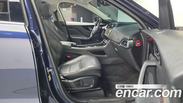 Jaguar F-PACE 20d Prestige 2018 — фото 15
