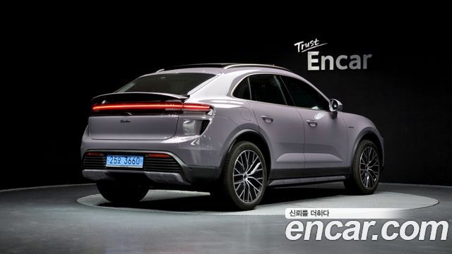 Porsche Macan EV Turbo 2025 — фото 2