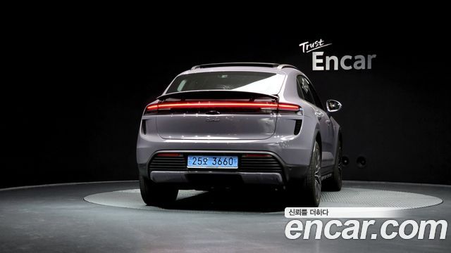 Porsche Macan EV Turbo 2025 — фото 4