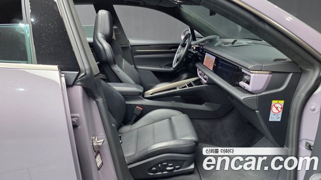 Porsche Macan EV Turbo 2025 — фото 11
