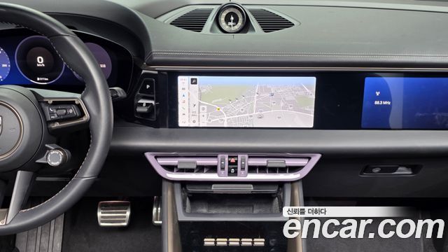 Porsche Macan EV Turbo 2025 — фото 14
