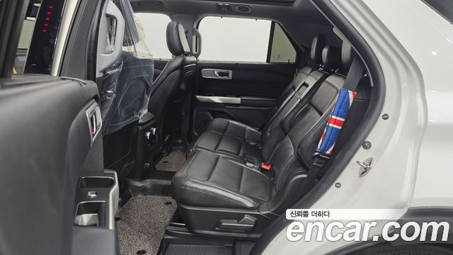 Ford Explorer (VI) 2.3 LimIted 4WD 2020 — фото 12