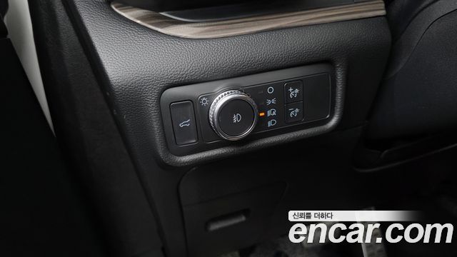 Ford Explorer (VI) 2.3 LimIted 4WD 2020 — фото 16