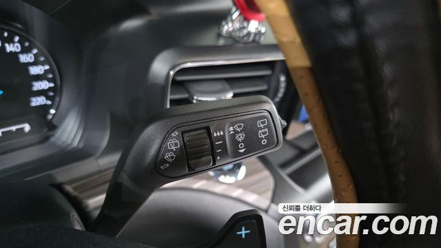 Ford Explorer (VI) 2.3 LimIted 4WD 2020 — фото 17
