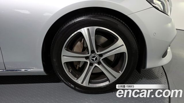 Mercedes-Benz E-Class (W213) E300 Avantgarde 2019 — фото 5