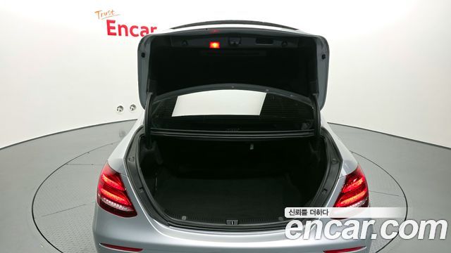 Mercedes-Benz E-Class (W213) E300 Avantgarde 2019 — фото 20