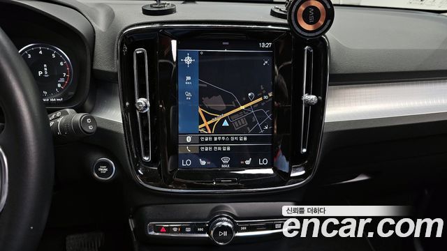 Volvo XC40 T4 Momentum 2019 — фото 14