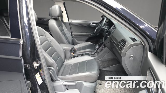 Volkswagen Tiguan Allspace 2.0 TDI Prestige 2020 — фото 11