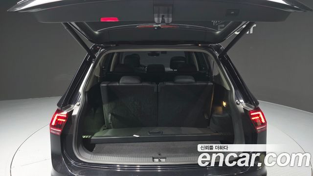 Volkswagen Tiguan Allspace 2.0 TDI Prestige 2020 — фото 20