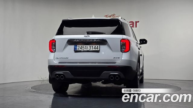Ford Explorer (VI) 3.0 Platinum 4WD 2023 — фото 4