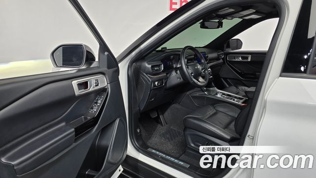 Ford Explorer (VI) 3.0 Platinum 4WD 2023 — фото 10