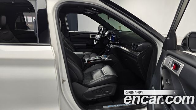 Ford Explorer (VI) 3.0 Platinum 4WD 2023 — фото 11