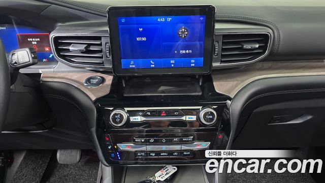Ford Explorer (VI) 3.0 Platinum 4WD 2023 — фото 14