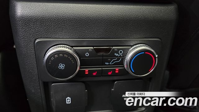 Ford Explorer (VI) 3.0 Platinum 4WD 2023 — фото 18