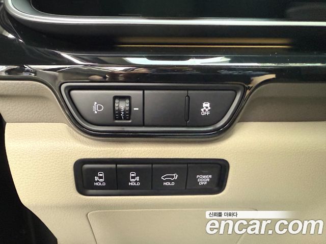 Kia Carnival (IV) HEV 9-Seater Hi-Limousine Signature 2025 — фото 18