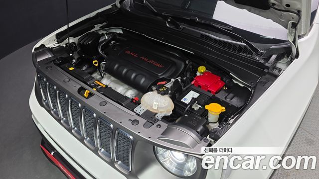Jeep Renegade 2.4 Limited 2019 — фото 6
