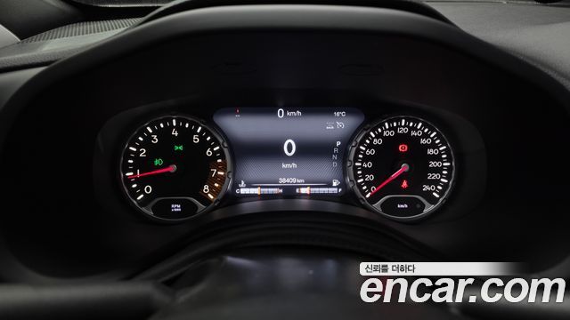 Jeep Renegade 2.4 Limited 2019 — фото 8