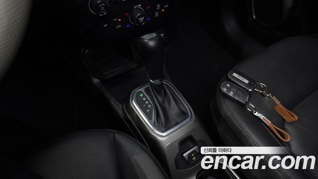 Jeep Renegade 2.4 Limited 2019 — фото 9