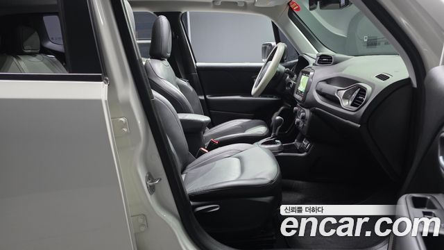 Jeep Renegade 2.4 Limited 2019 — фото 10
