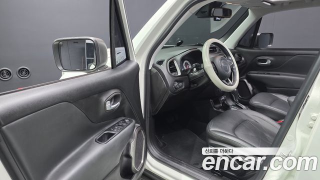 Jeep Renegade 2.4 Limited 2019 — фото 11