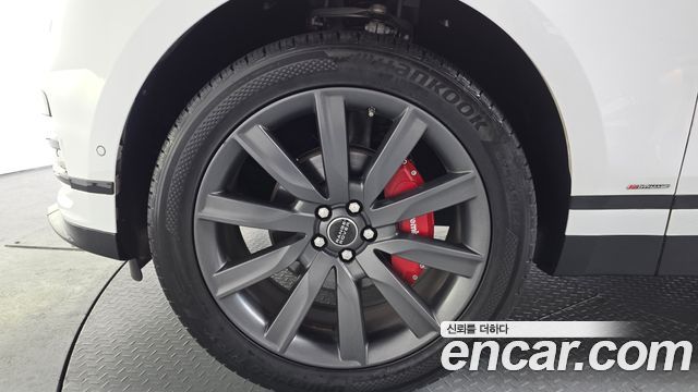 Land Rover Range Rover Velar 2.0 D240 SE 2019 — фото 5